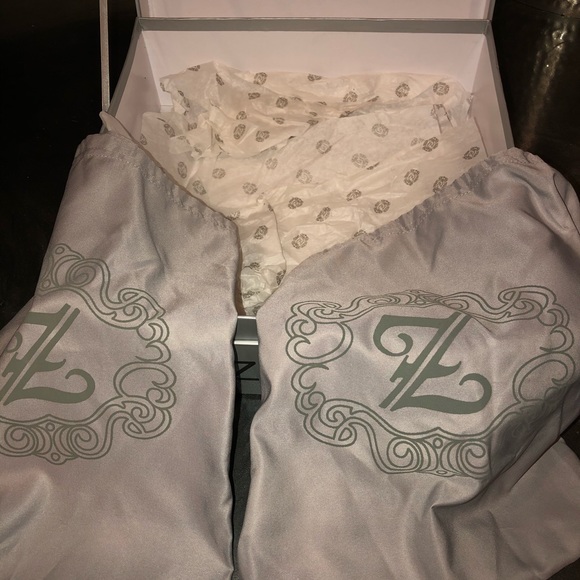 NEW-ZiGiny “Ruffle” platform heel-Dark Stone-sz 9 - Picture 7 of 7